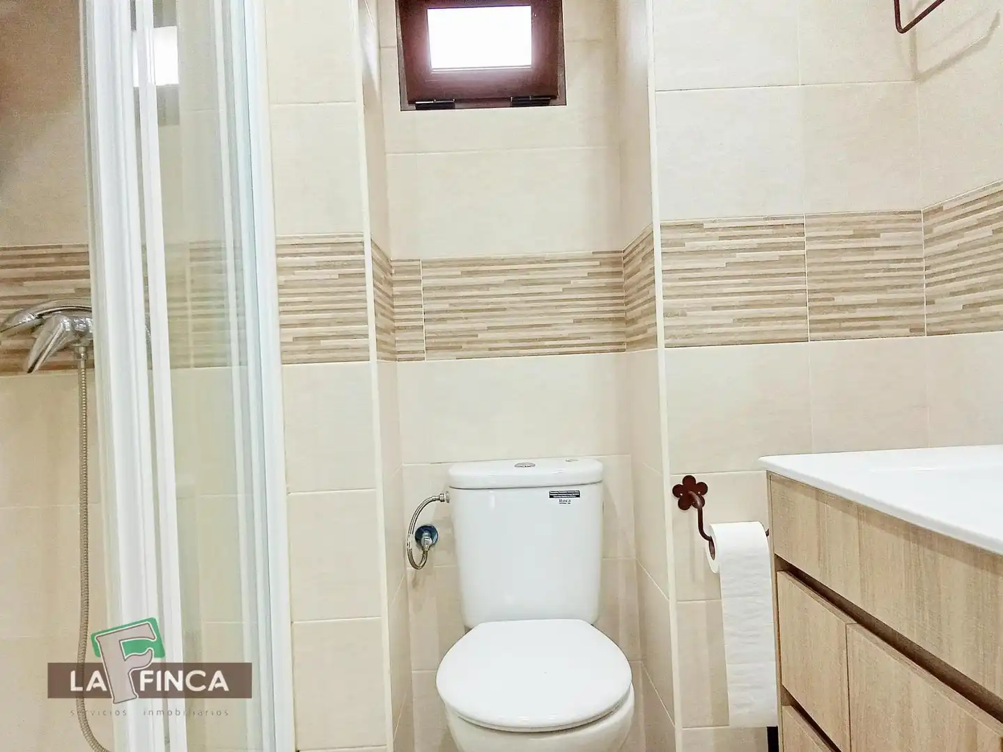 Bathroom of Houses for sale in Cudillero  with Heating and Furnished