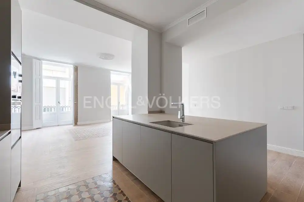 Küche von Wohnung zum Verkauf in Valencia mit Klimaanlage, Heizung und Balkon