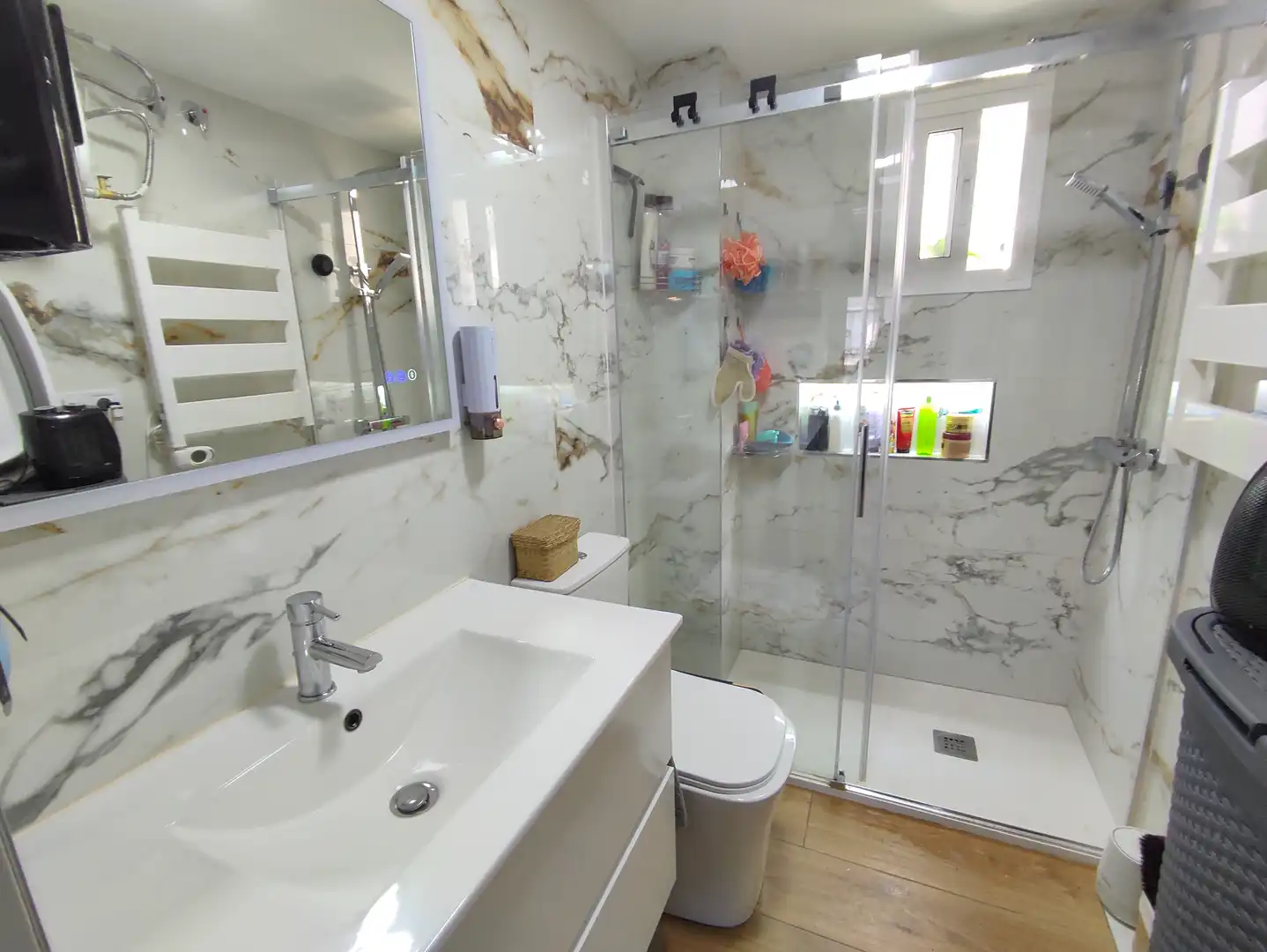 Baño de Piso en venta en Torremolinos con Aire acondicionado, Amueblado y Horno
