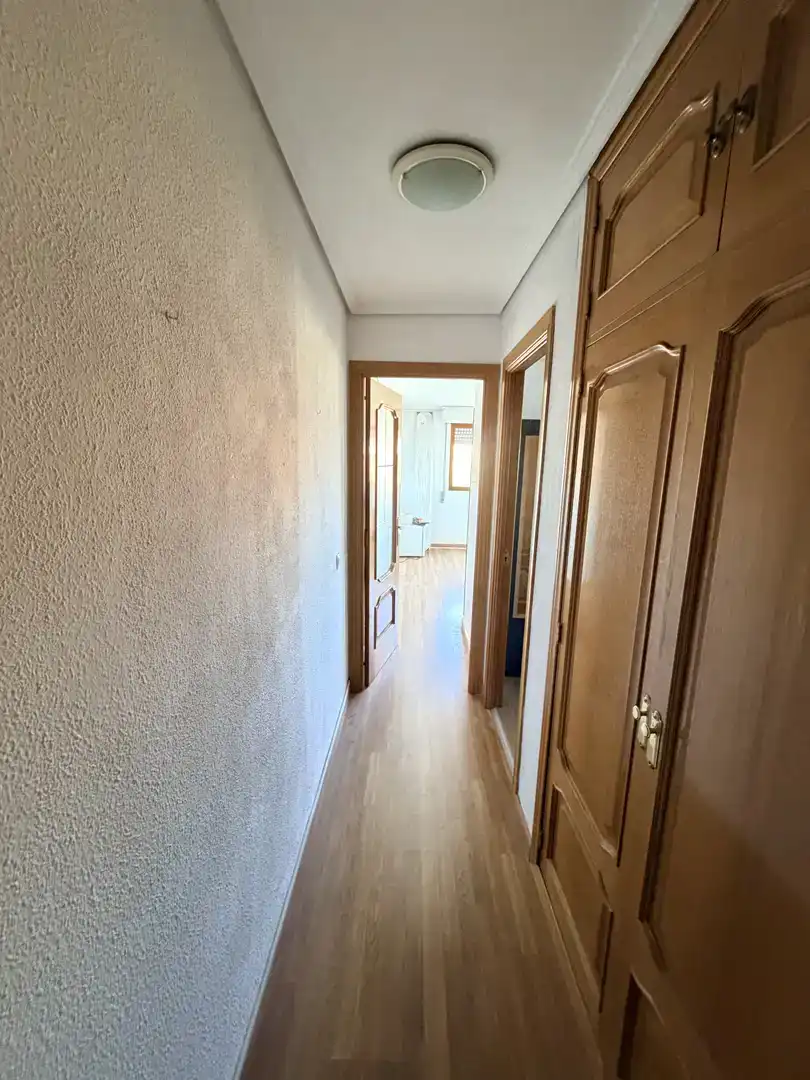 Flat for share in Madrid  with Parquet flooring and Furnished
