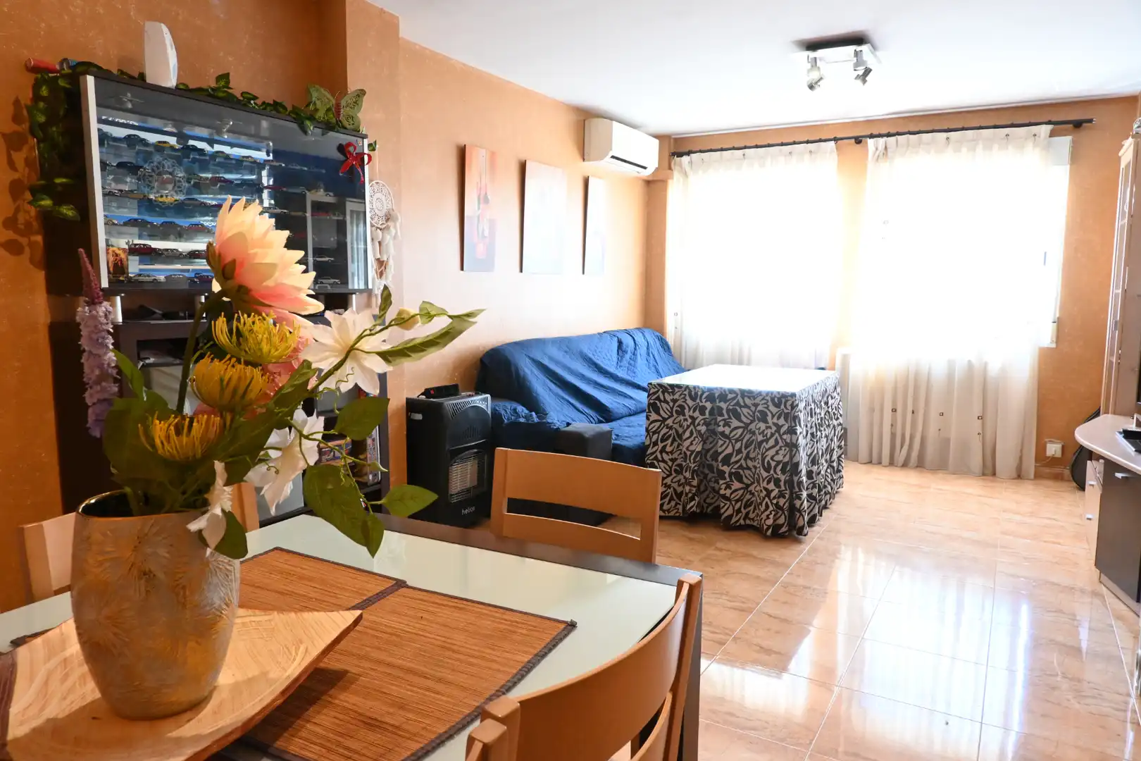 Sala de estar de Piso en venta en Las Gabias con Aire acondicionado, Trastero y Amueblado