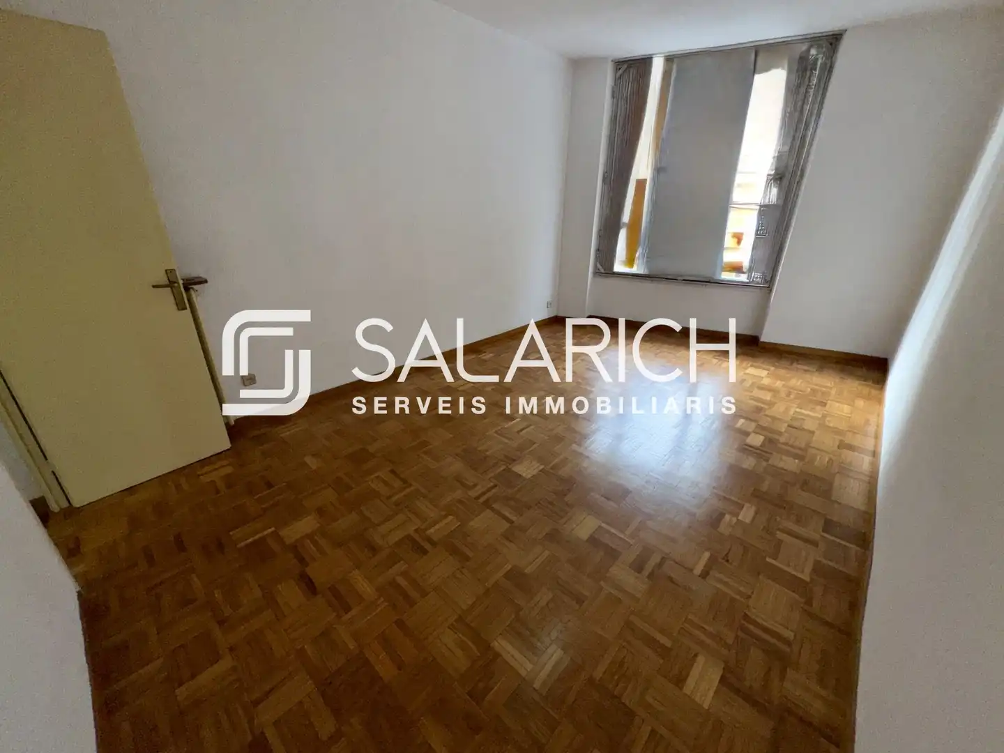 Flat for sale in Barcelona  with Heating