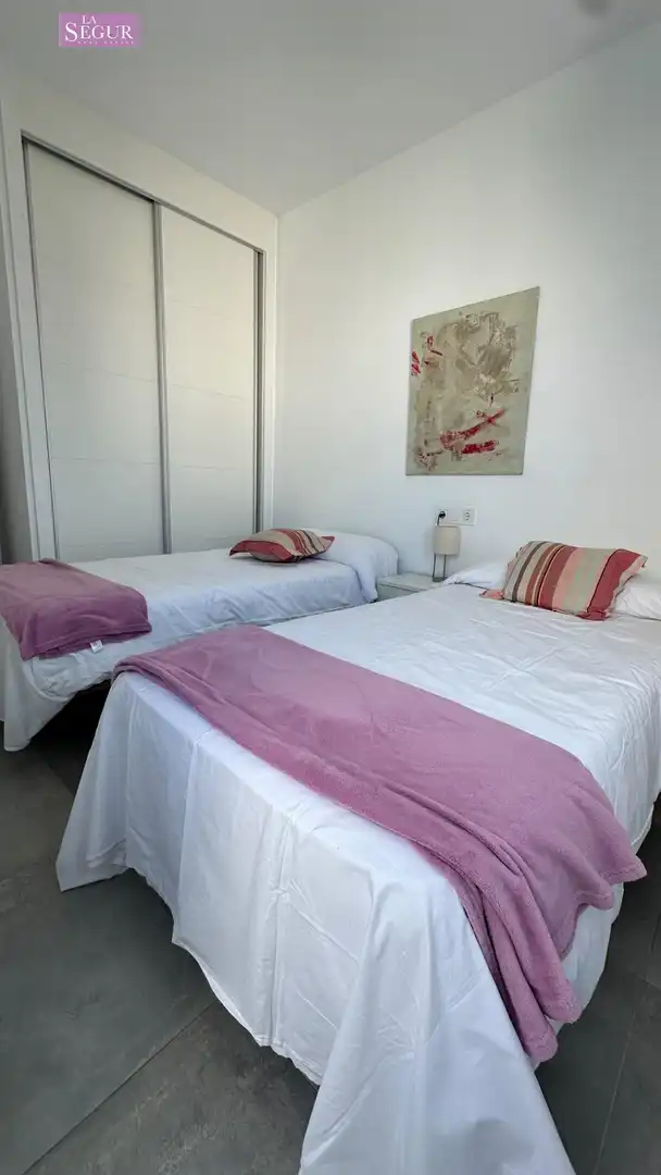 Dormitori de Casa adosada de lloguer en Conil de la Frontera amb Aire condicionat, Terrassa i Moblat
