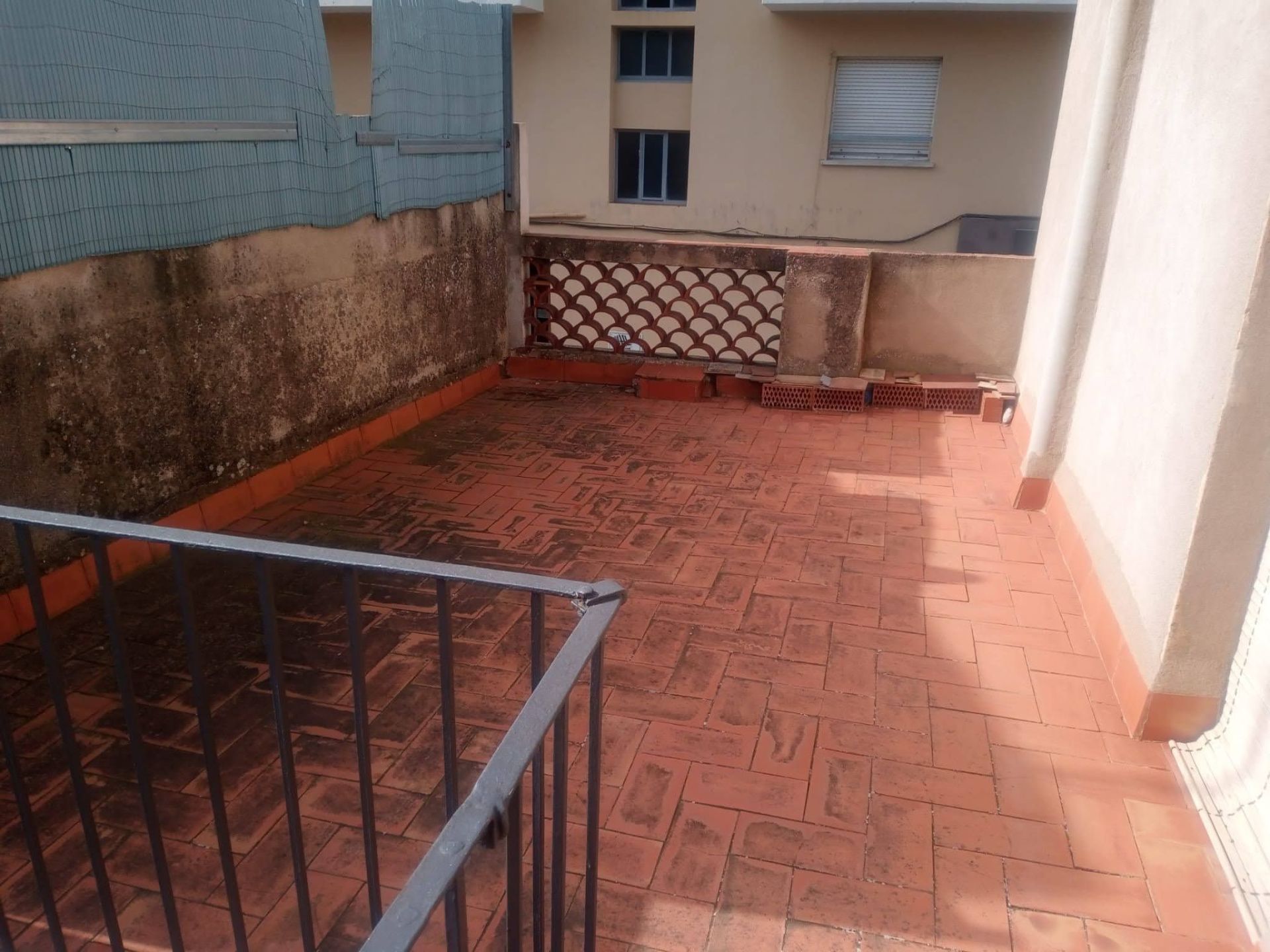Terrace of Single-family semi-detached for sale in Salt  with Storage room