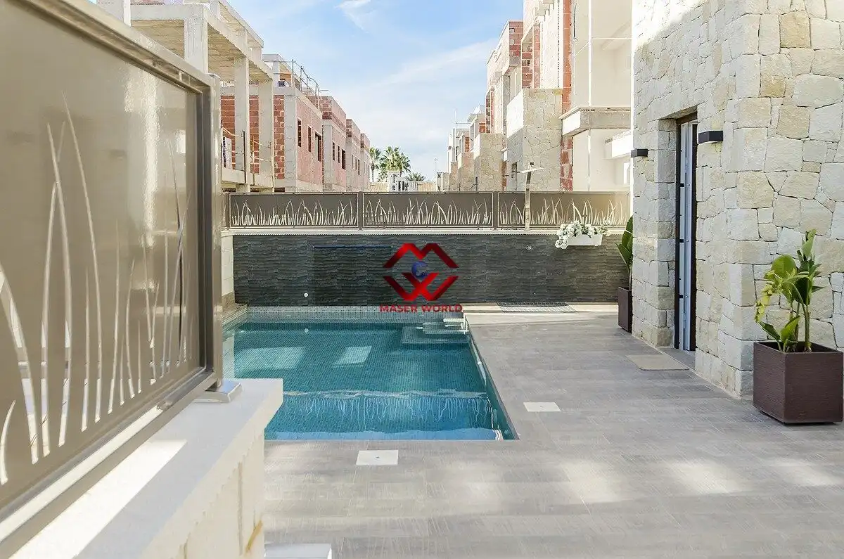 Chalet con piscina en venta en Los Montesinos, imagen 4