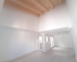 Sala d'estar de Pis en venda en Burgos Capital amb Calefacció, Traster i Balcó