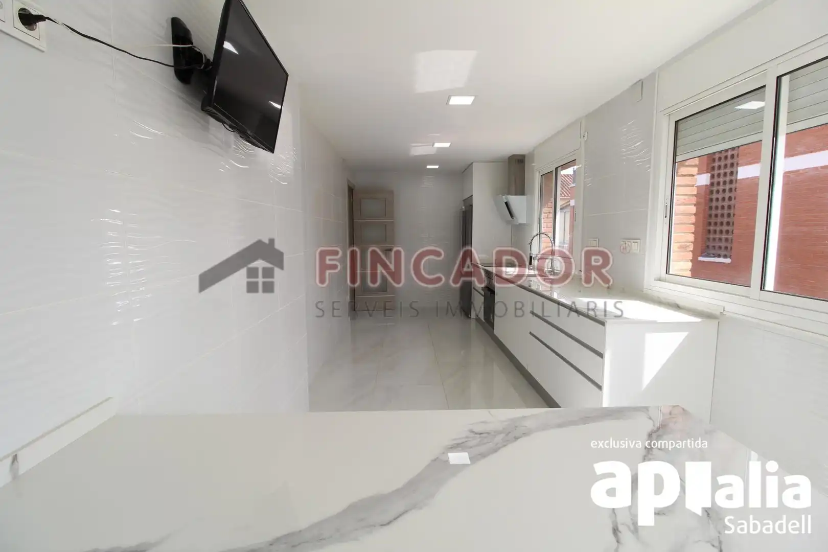 Casa amb terrassa en venda a Carrer dels Pirineus, imagen 17