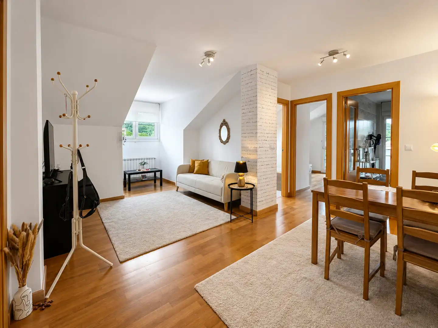Sala de estar de Piso de alquiler en Hazas de Cesto con Calefacción, Terraza y Amueblado
