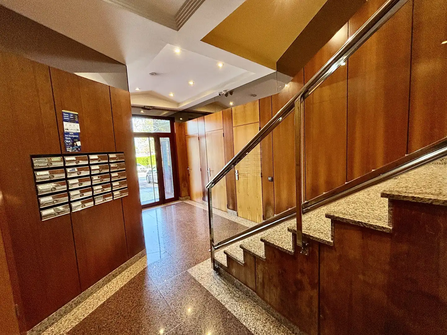 Piso en venta en Oviedo  con Calefacción, Jardín privado y Parquet