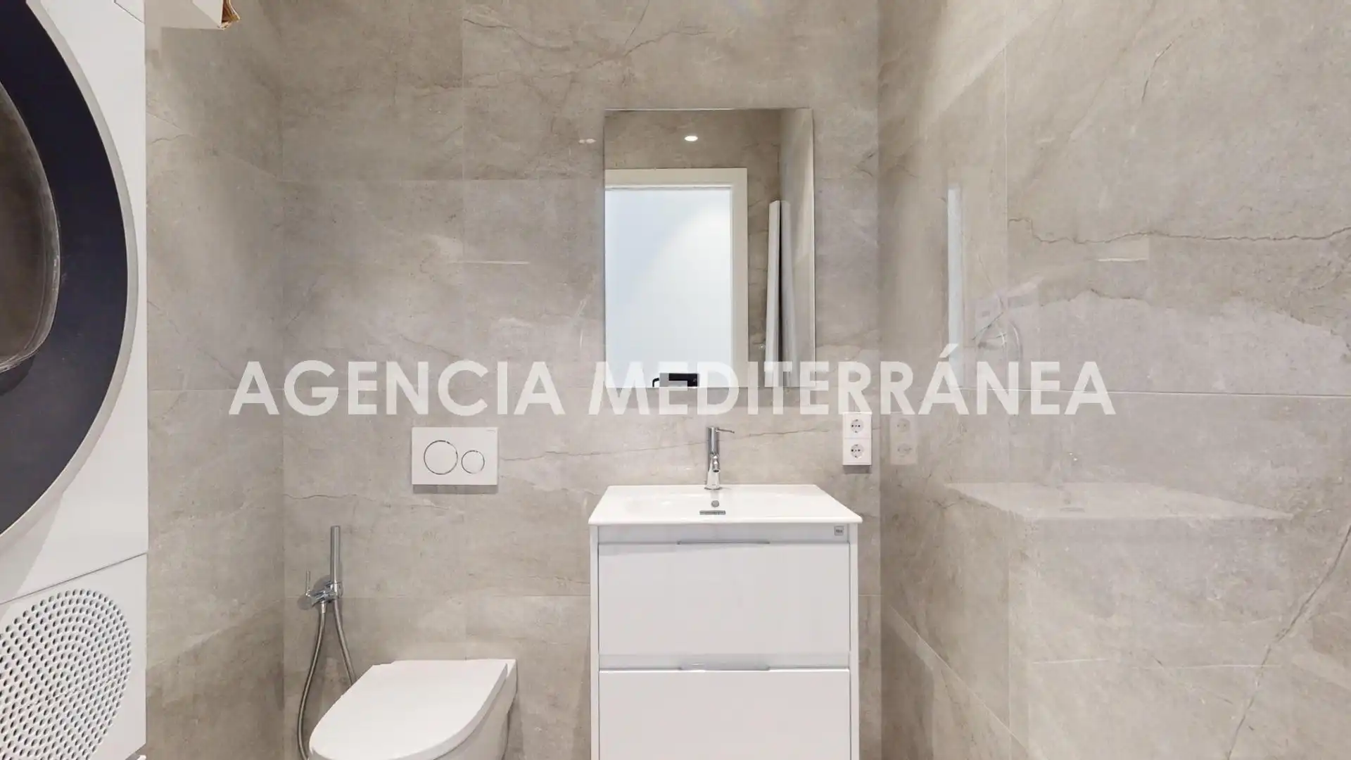 Baño de Piso en venta en Valencia con Aire acondicionado, Calefacción y Terraza