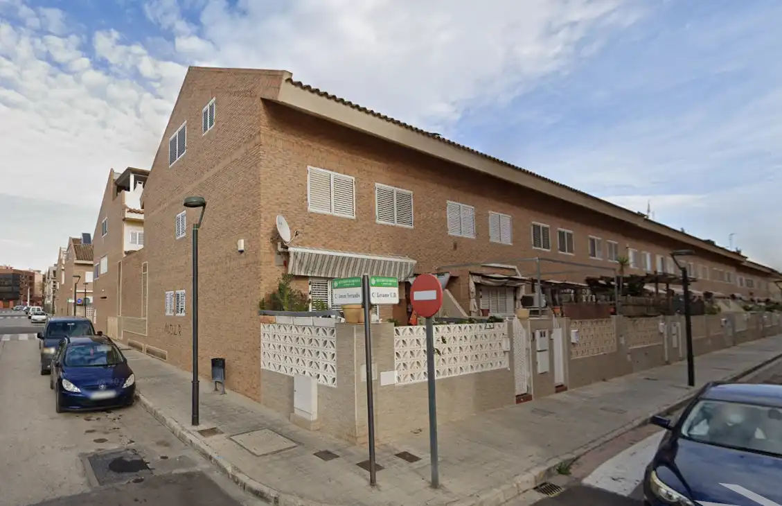 Vista exterior de Casa adosada en venta en Xirivella con Terraza y Trastero