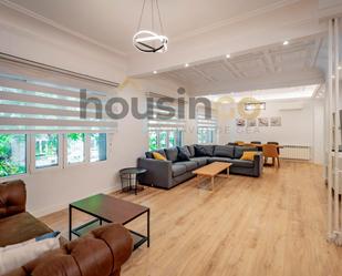 Living room of Flat to rent in  Madrid Capital  with Air Conditioner, Heating and Terrace