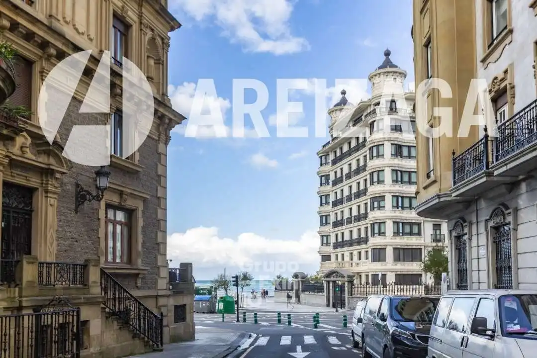 Vista exterior de Piso en venta en Donostia - San Sebastián  con Calefacción y Balcón