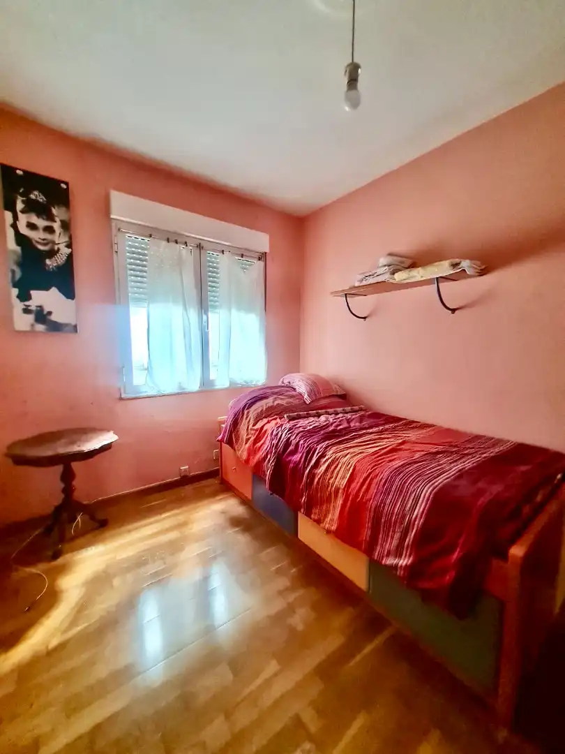 Habitación de Piso en venta en Gijón  con Parquet y Amueblado
