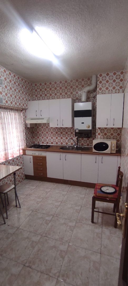 Cocina de Piso en venta en Salamanca Capital con Calefacción, Amueblado y Horno
