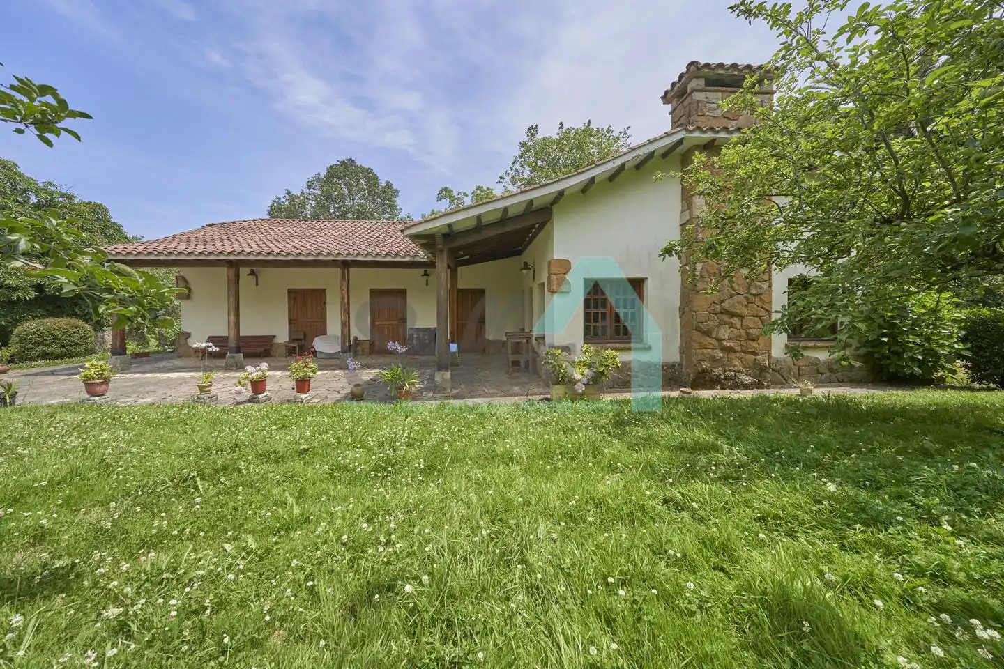 Jardí de Casa o xalet en venda en Gijón  amb Aire condicionat, Jardí privat i Parquet