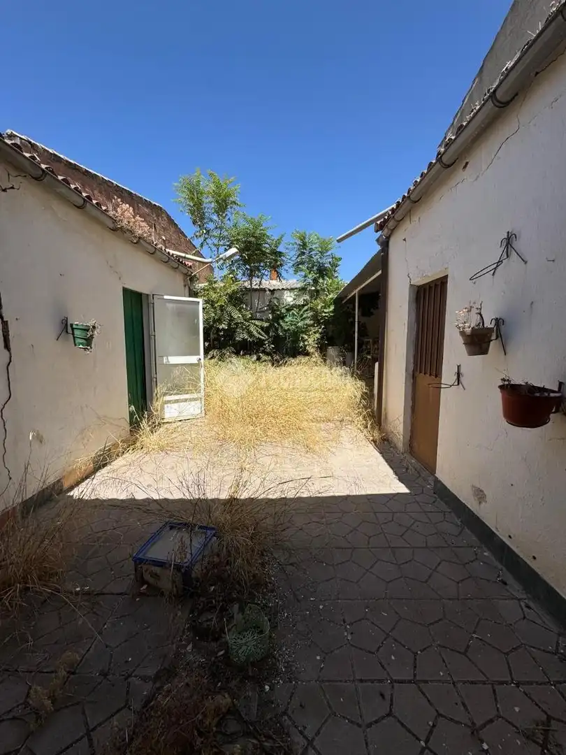 Casa aparellada amb terrassa en venda a Lupión, imagen 35