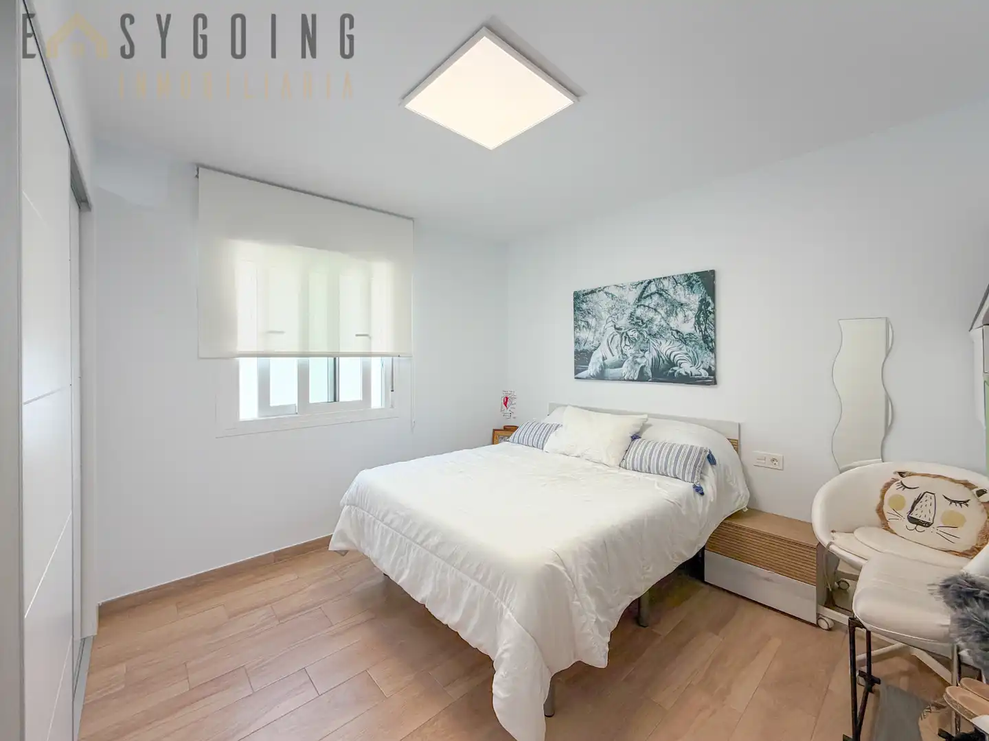 Casa pareada con terraza en venta en Carrer de Xipre 70, imagen 2