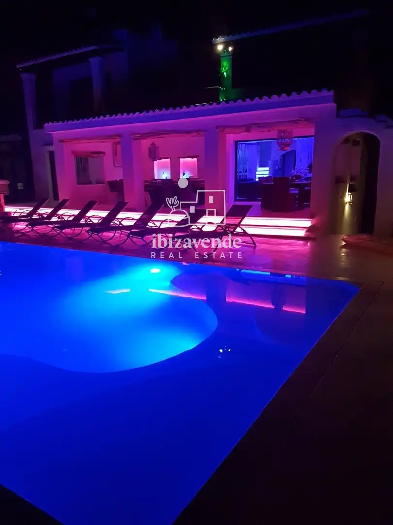 Swimming pool of Houses for sale in Santa Eulària des Riu  with Air Conditioner, Private garden and Terrace