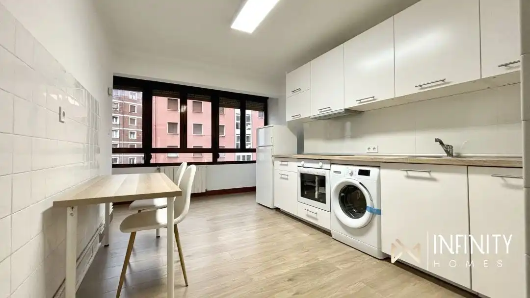 Flat for rent in Zurbaranbarri Auzoa, Zurbaran