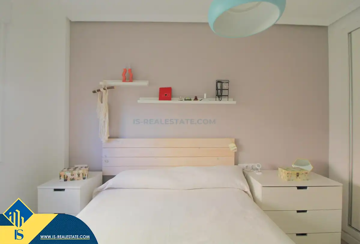 Habitación de Apartamento en venta en Torrevieja con Aire acondicionado, Calefacción y Terraza