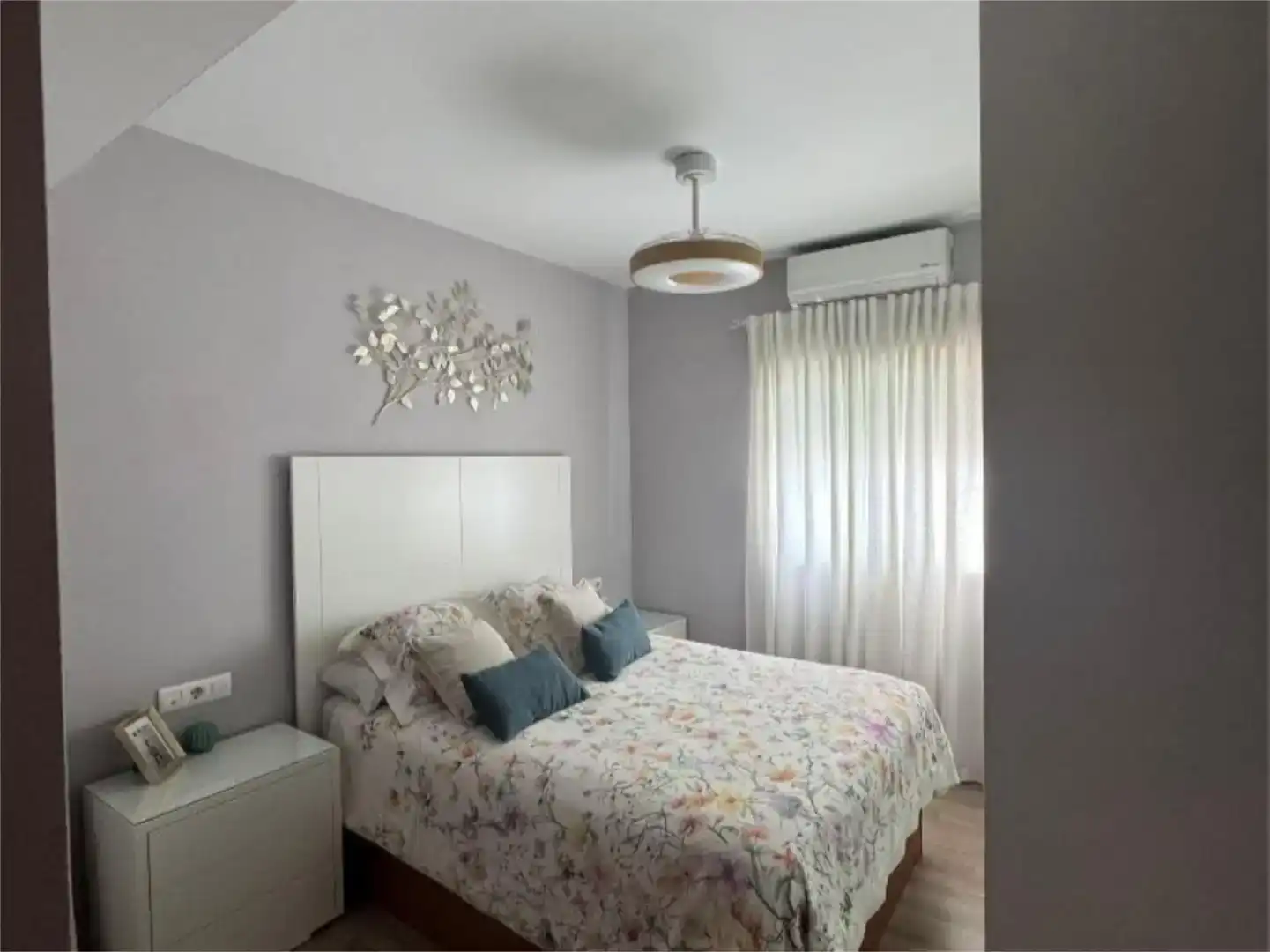 Dormitori de Casa adosada en venda en Andújar amb Aire condicionat i Balcó