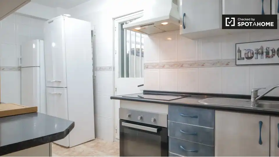 Kitchen of Flat for rent in Madrid  with Air Conditioner, Heating and Furnished