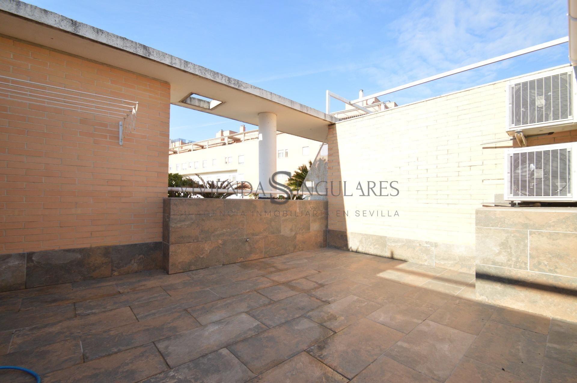 Terrassa de Àtic en venda en  Sevilla Capital amb Aire condicionat, Calefacció i Parquet