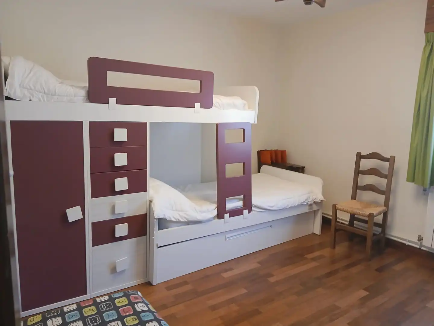 Schlafzimmer von Wohnung zum Verkauf in Ezcaray mit Heizung, Privatgarten und Terrasse