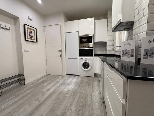 Piso en Alquiler en De Benito Gutiérrez en Argüelles