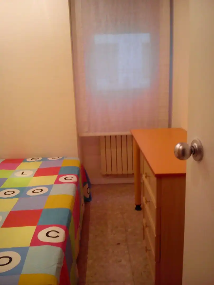 Bedroom of Flat for rent in Zaragoza  with Heating, Parquet flooring and Furnished