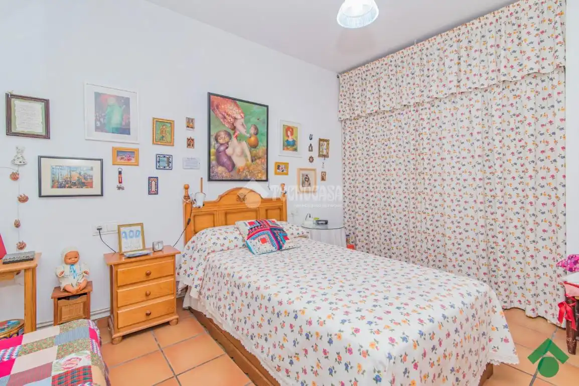 Dormitori de Casa adosada en venda en Granada amb Terrassa i Traster