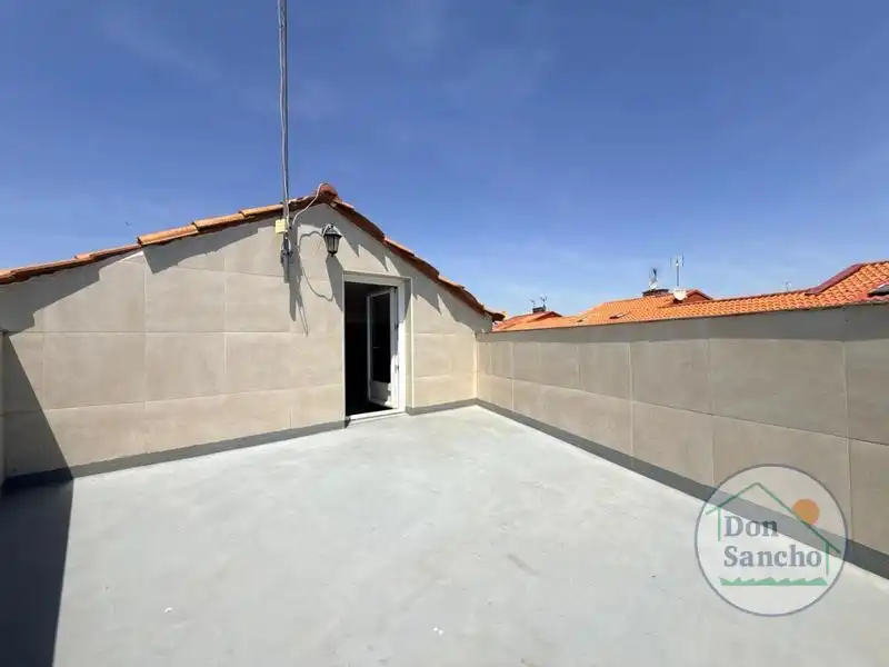 Terraza de Casa adosada en venta en Santovenia de Pisuerga con Calefacción y Terraza
