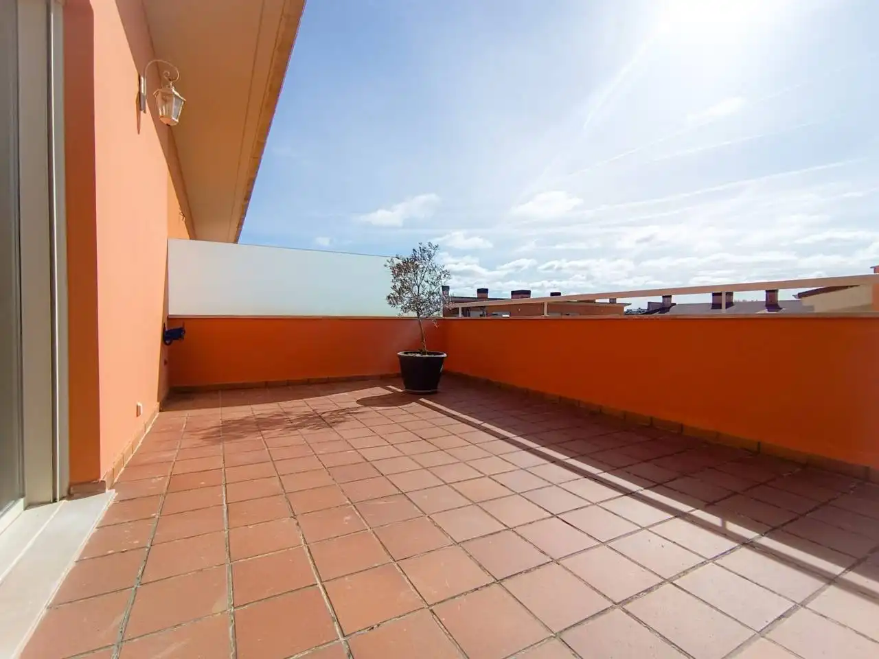Terrassa de Casa o xalet en venda en Burgos amb Calefacció, Jardí privat i Parquet