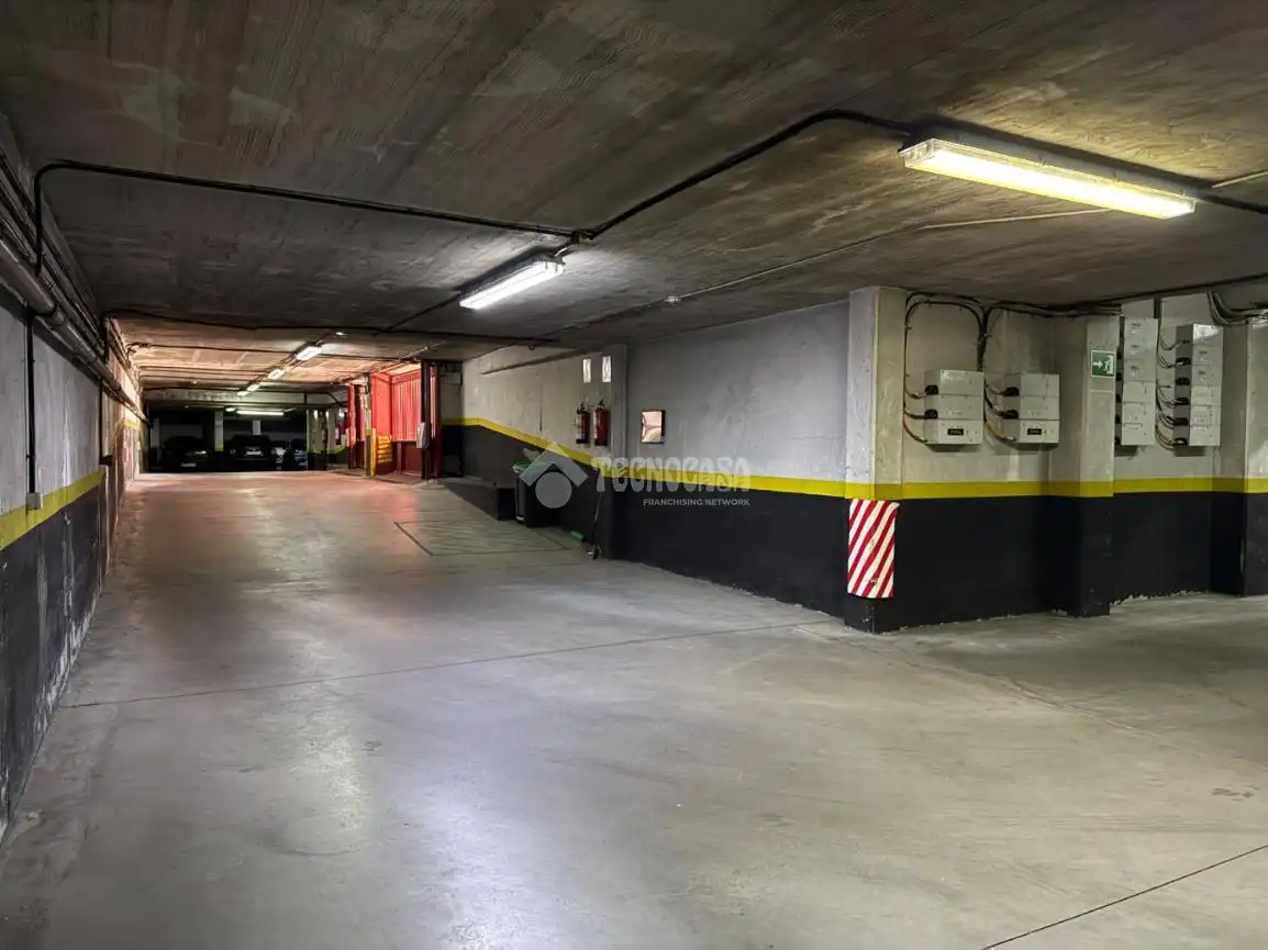Parking of Garage for rent in Madrid