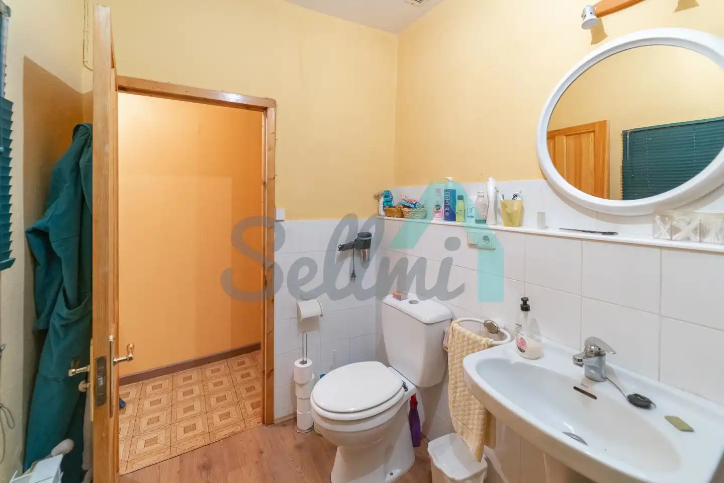 Badezimmer von Einfamilien-Reihenhaus zum Verkauf in Onís mit Heizung, Abstellraum und Balkon