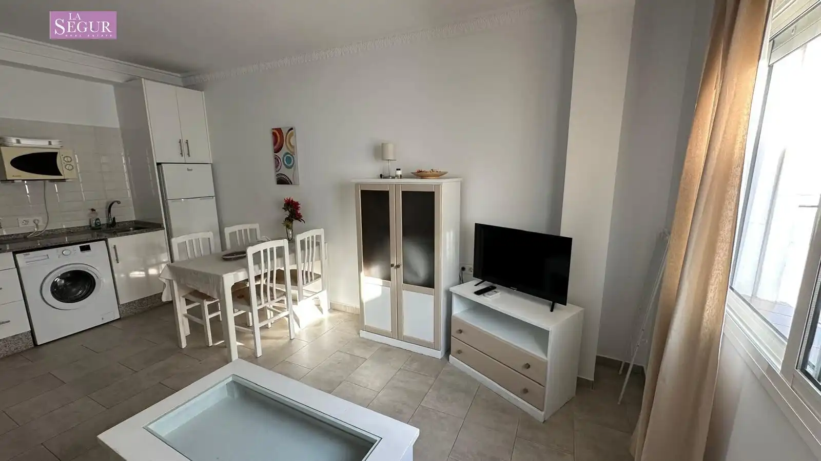 Sala d'estar de Pis en venda en Conil de la Frontera amb Moblat