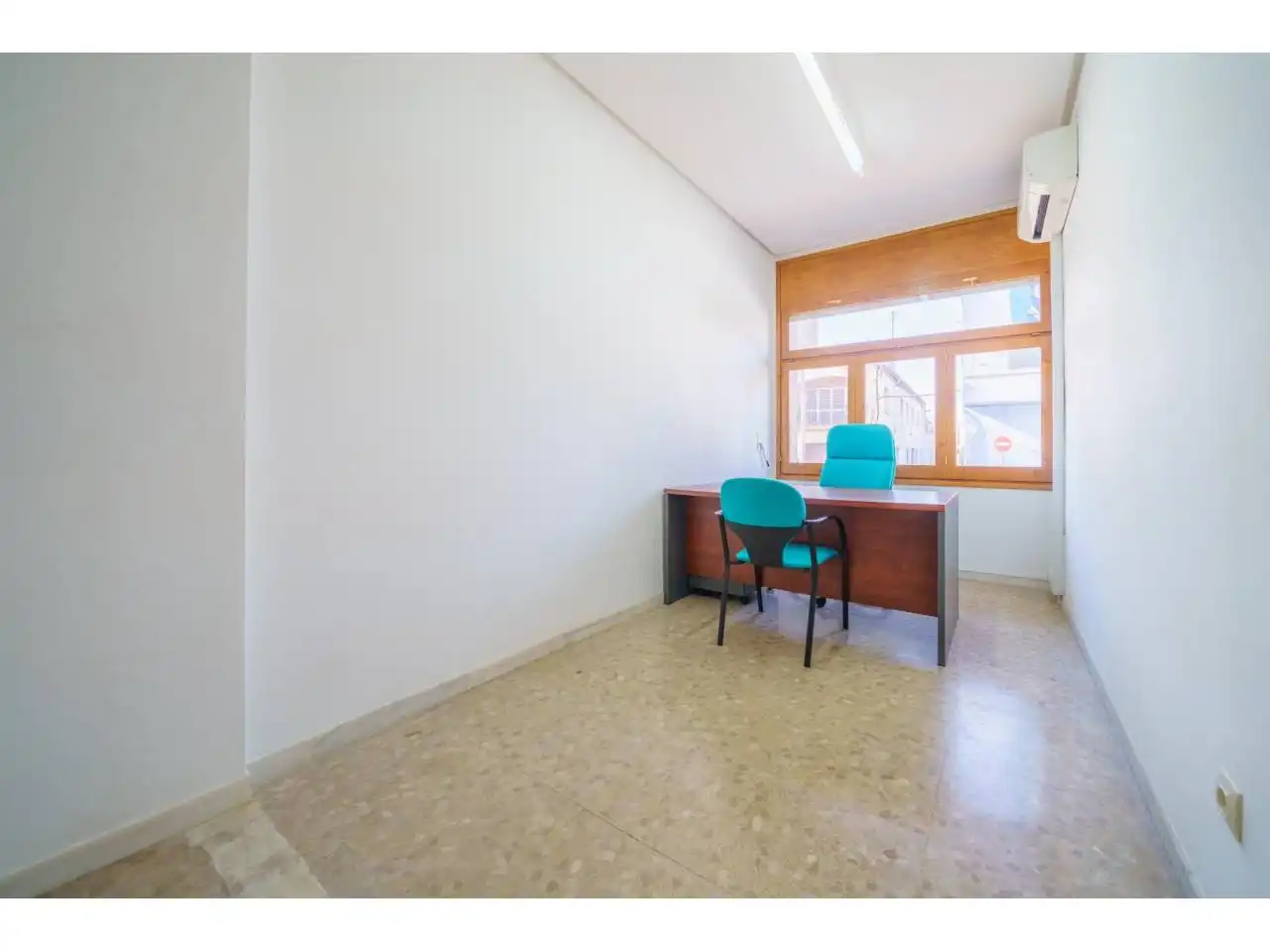 Büro zur Miete in La Bisbal d'Empordà mit Klimaanlage