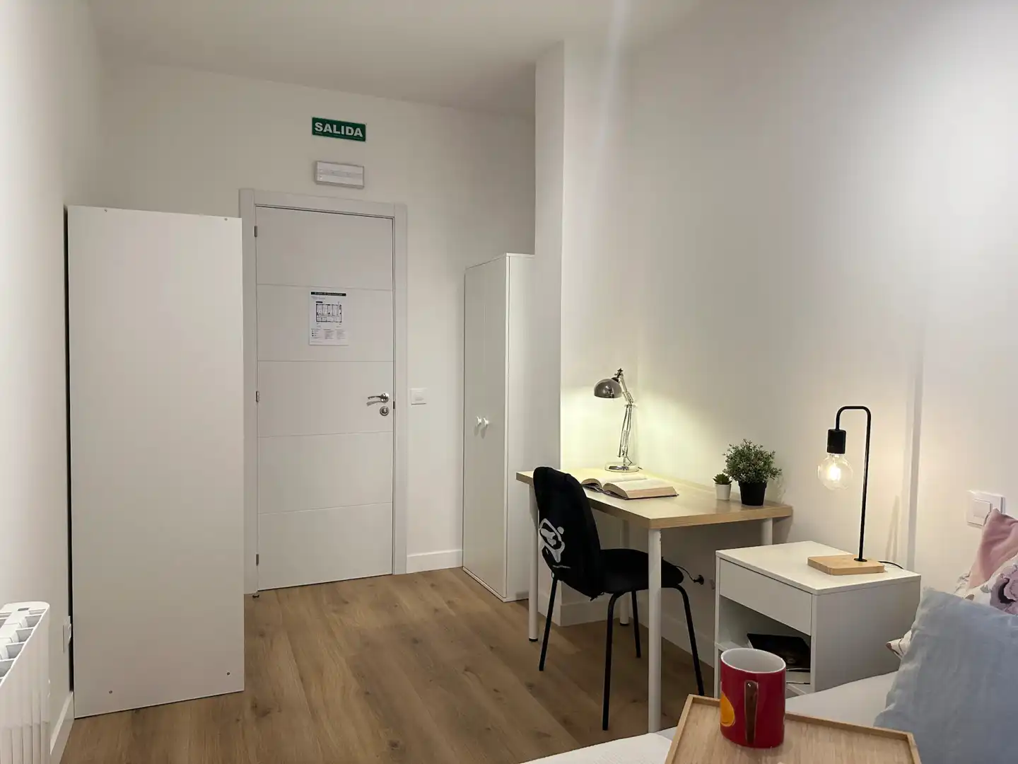 Bedroom of Flat for share in Bellavistas - Hipercor