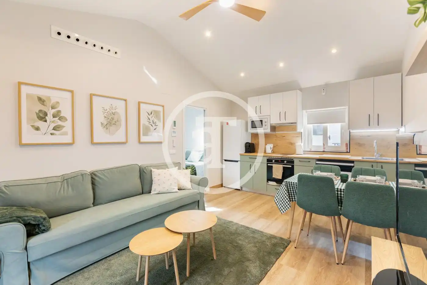 Sala d'estar de Casa o xalet de lloguer en Madrid amb Aire condicionat, Calefacció i Moblat