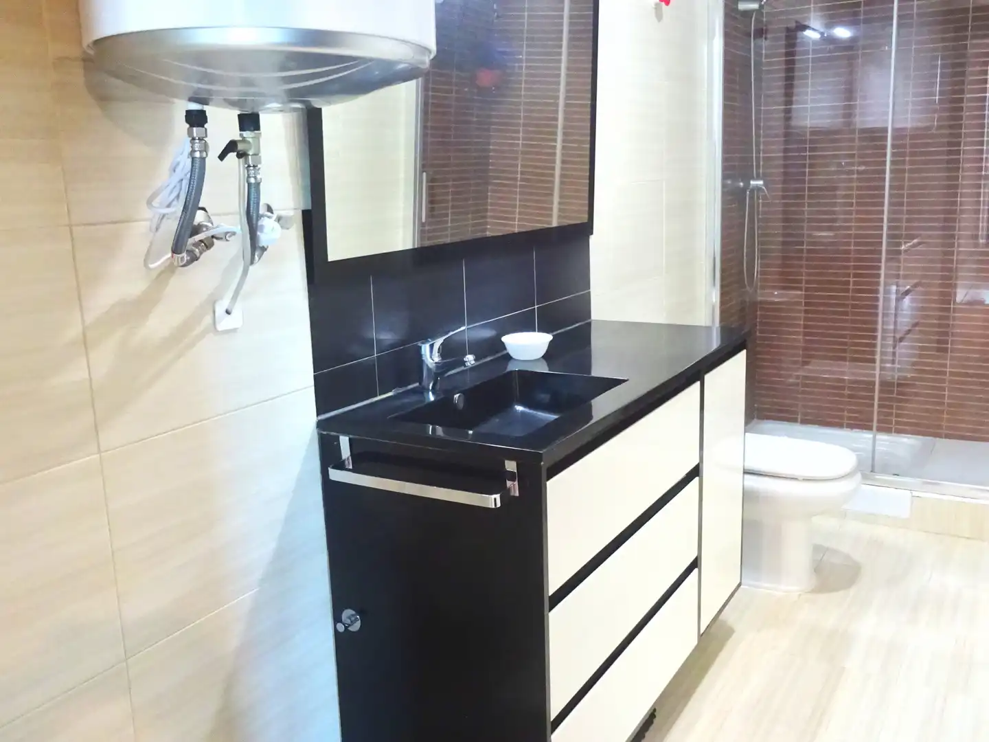 Badezimmer von Wohnung zum Verkauf in Tres Cantos mit Heizung