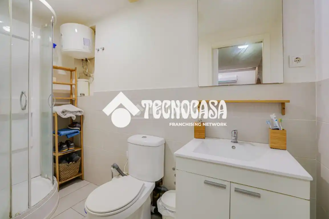 Baño de Piso en venta en Sant Adrià de Besòs con Aire acondicionado