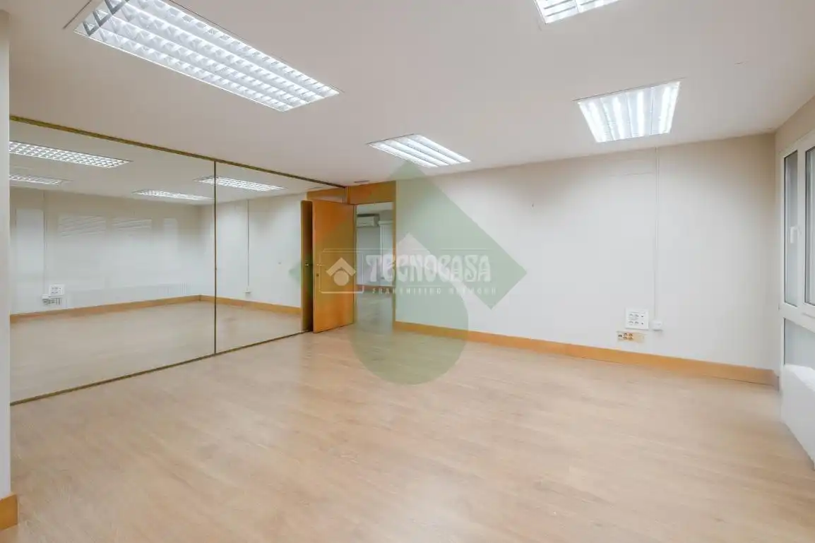 Büro zur Miete in Madrid mit Klimaanlage und Heizung