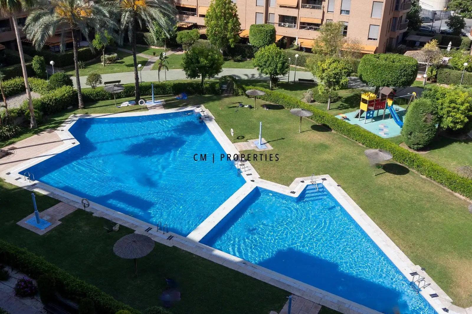 Piscina de Ático de alquiler en Valencia con Aire acondicionado, Calefacción y Trastero