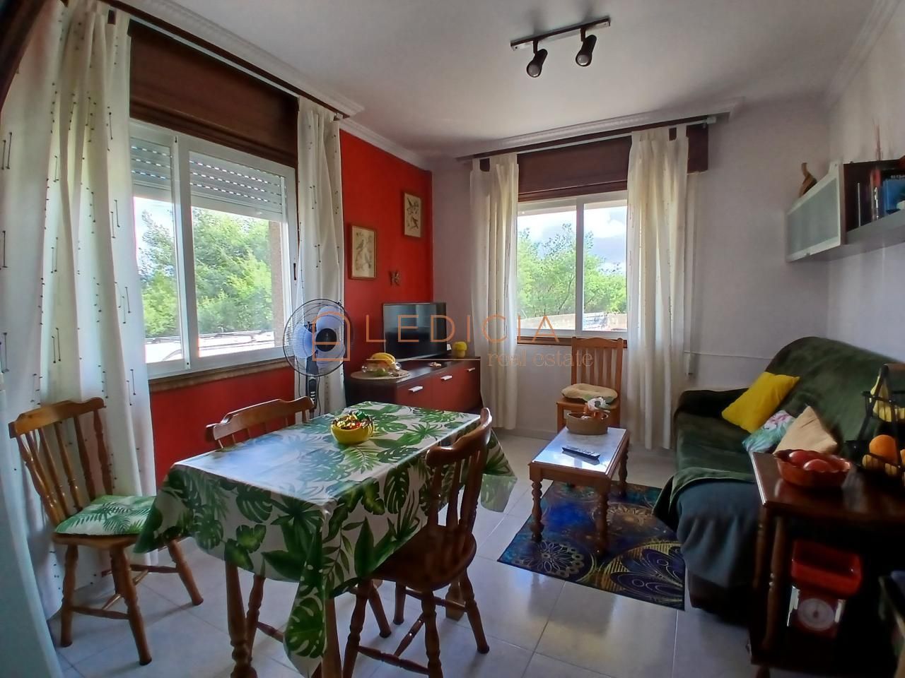 Vista exterior de Pis en venda en Moaña amb Calefacció, Parquet i Traster