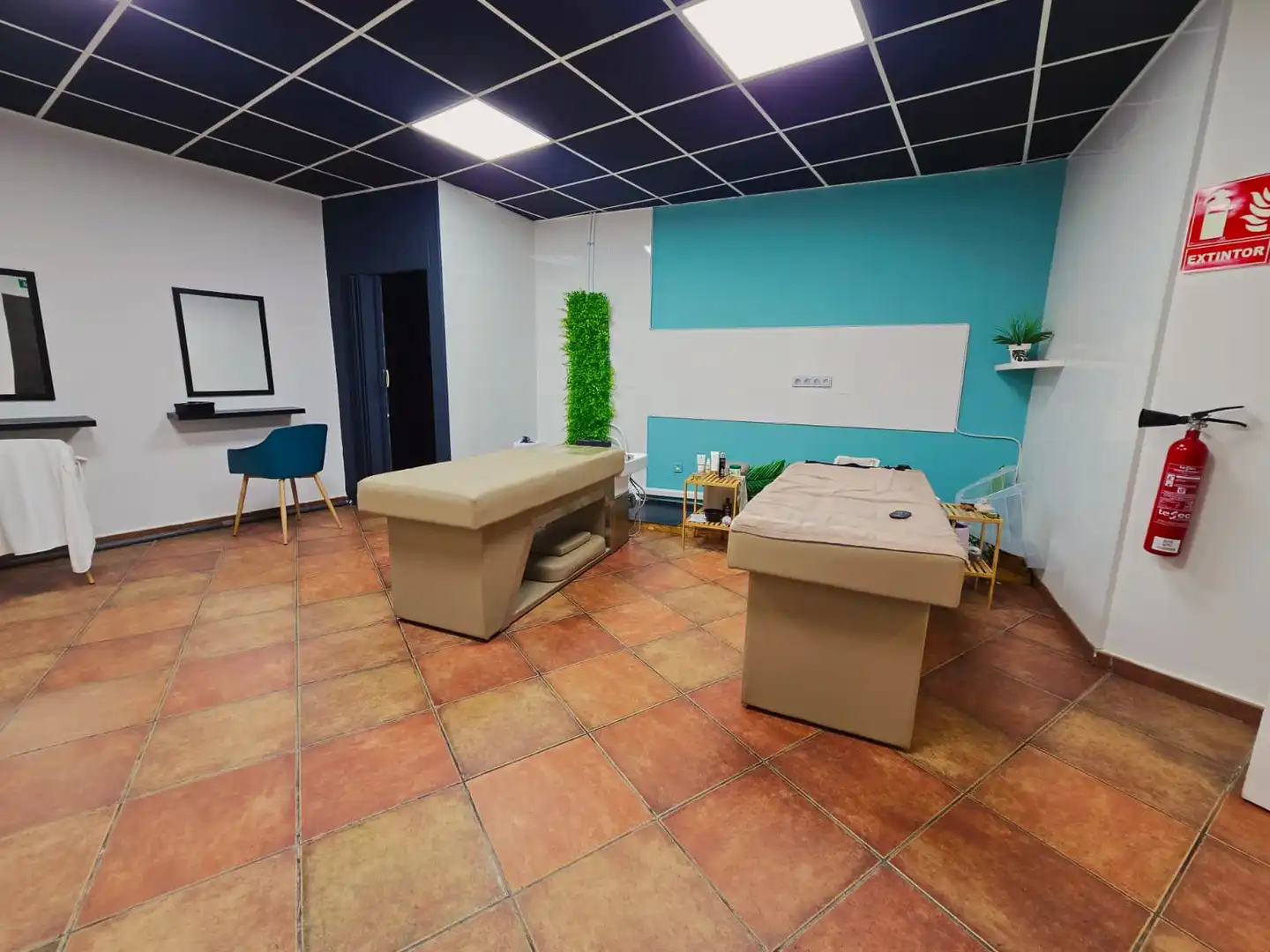 Business premises for transfer in Carrer de Ramon J. Sender, imagen 23