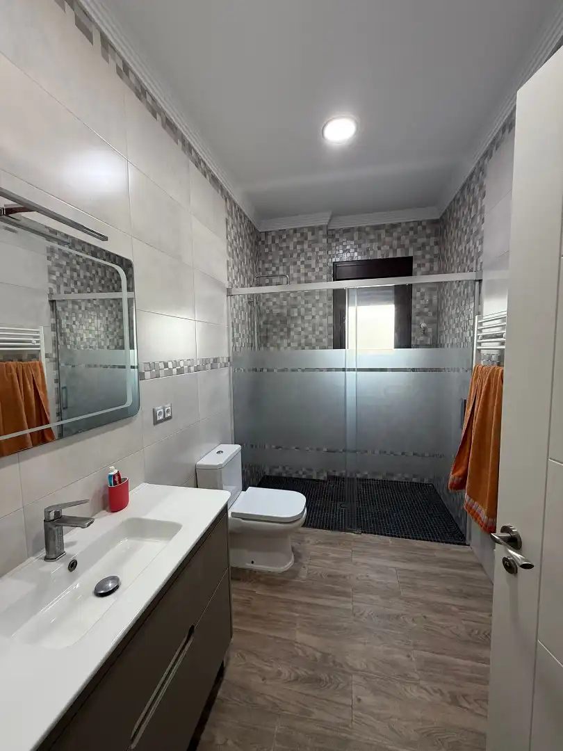 Badezimmer von Haus oder Chalet zum Verkauf in Humilladero mit Klimaanlage, Möbliert und Ofen