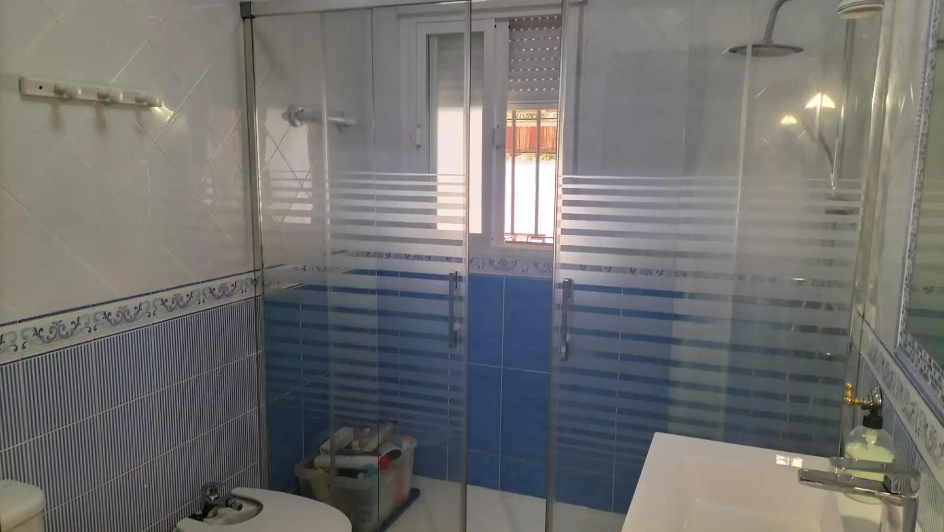 Bany de Casa o xalet en venda en Chiclana de la Frontera amb Aire condicionat, Terrassa i Piscina