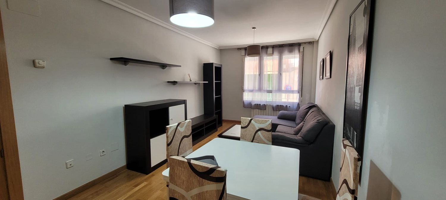 Sala de estar de Piso en venta en  Albacete Capital con Calefacción y Trastero