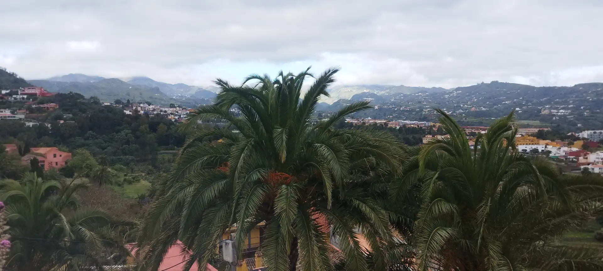 Vista exterior de Casa o xalet en venda en Santa Brígida amb Terrassa